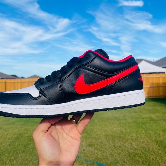 Air Jordan 1 Low - Picture 4 of 10
